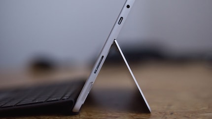 Just don't install too many ports. But at least there is a 3.5 mm jack connection in addition to USB-C.