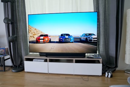 The lines of the image are not completely straight, which is distracting