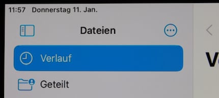 The image quality on the external screen with the Lightning adapter is suboptimal.