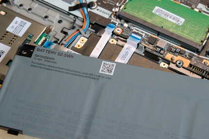 The only functioning QR code is on the battery.